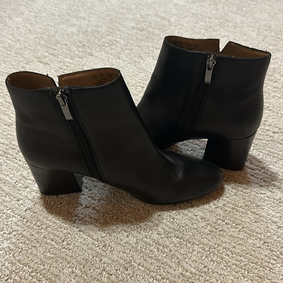 Franco Sarto Black 3 in Block Heel Leather Boots Size 8 *Like New* - Picture 3 of 6